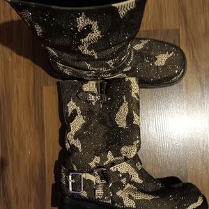 Women’s Glitter Camo Ankle Boots - Black & Tan